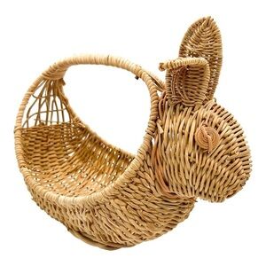 Late 20th Century Vintage Wicker Rabbit Bunny Basket
